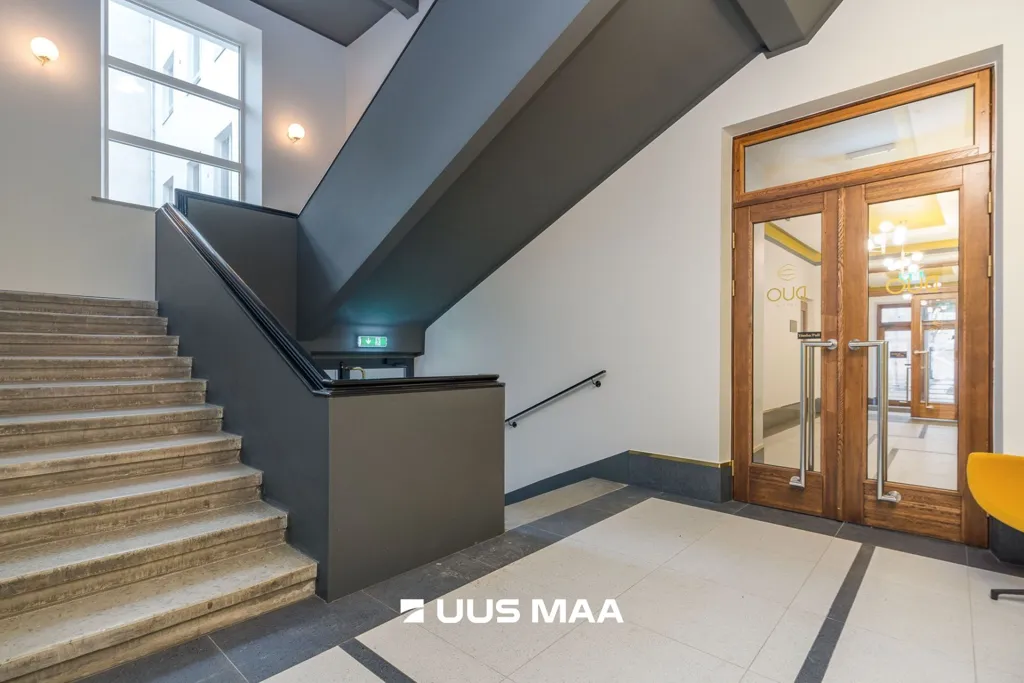 hallway_entrance
