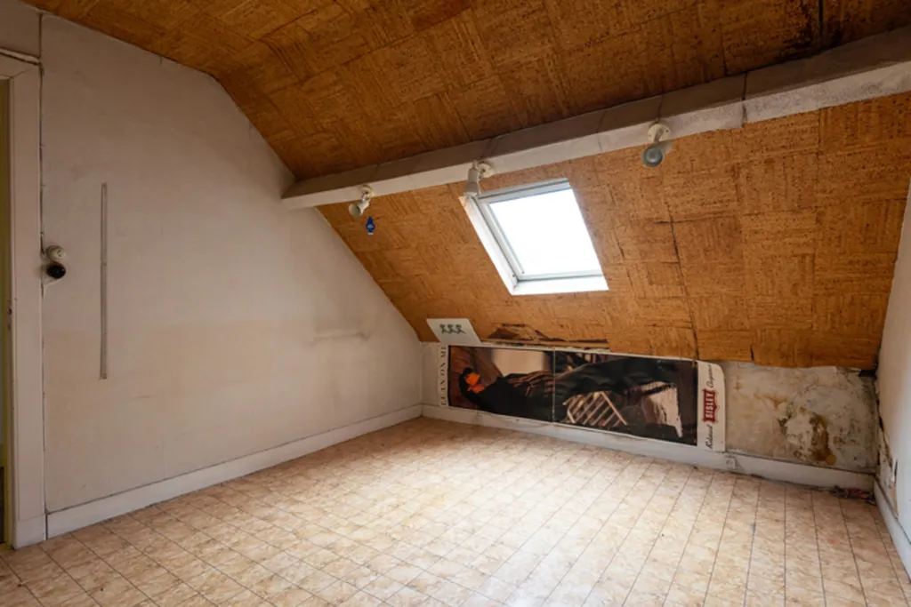 Toad - Renovatable Semi-detached House in Schoten Centre