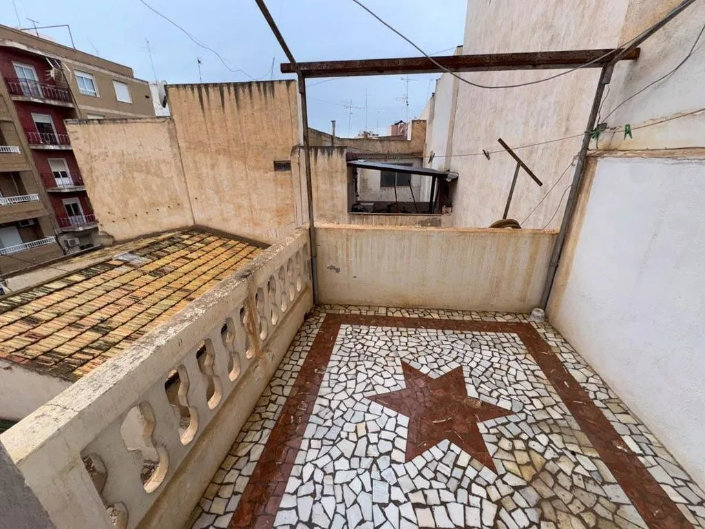 Balcon - Luxury Apartment Complex with Development Potential in Crevillent