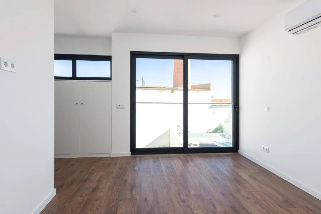 Pièces - Contemporary Villa with Terrace in Brancanes