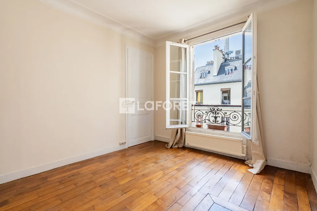 Toad - Charming Flat with Sky View in 9th Arrondissement
