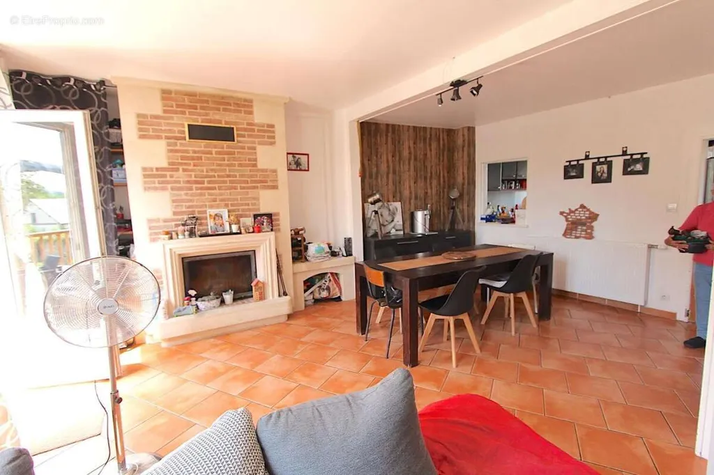 Séjour - Maison 8 pièces à Lisieux