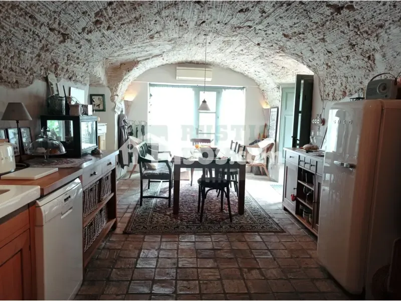 Köök - Rustic House with Patio near Ventalló