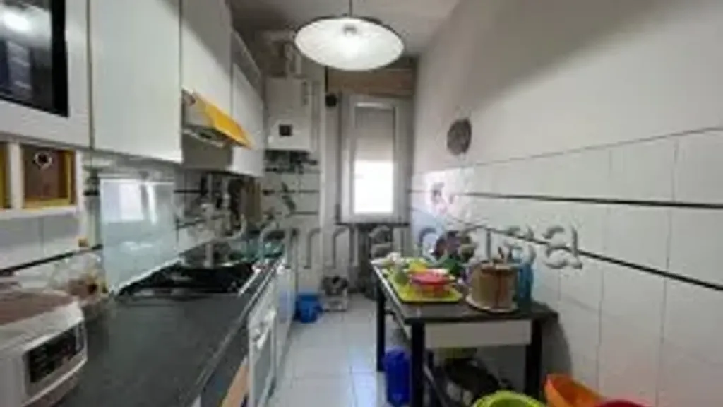 Köök - Rearfacing Apartment with Garage in Novellara