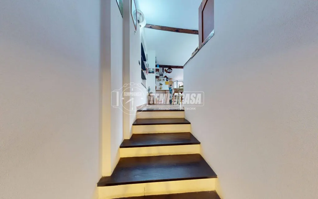 Pièces - Terraced House with Panoramic Terrace in Ranzo