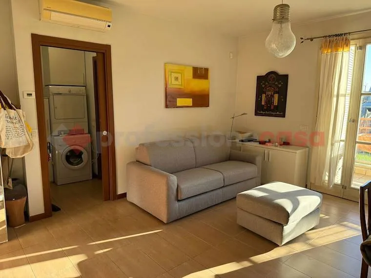 Soggiorno - Bright Studio Apartment with Balcony in Parabiago