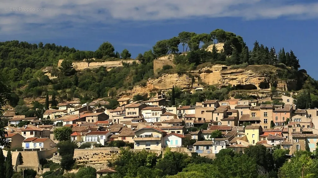 Renovable Village House in Cadenet