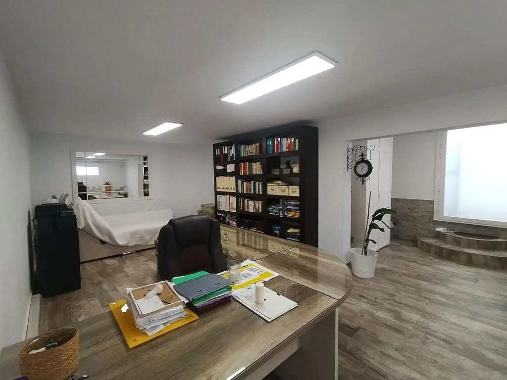 Bureau - Luxury Villa with Pool in Villamartin