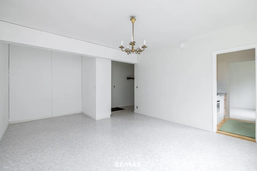 Pièces - Bright Two-Bedroom Flat with Garden View in Kirkkonummi