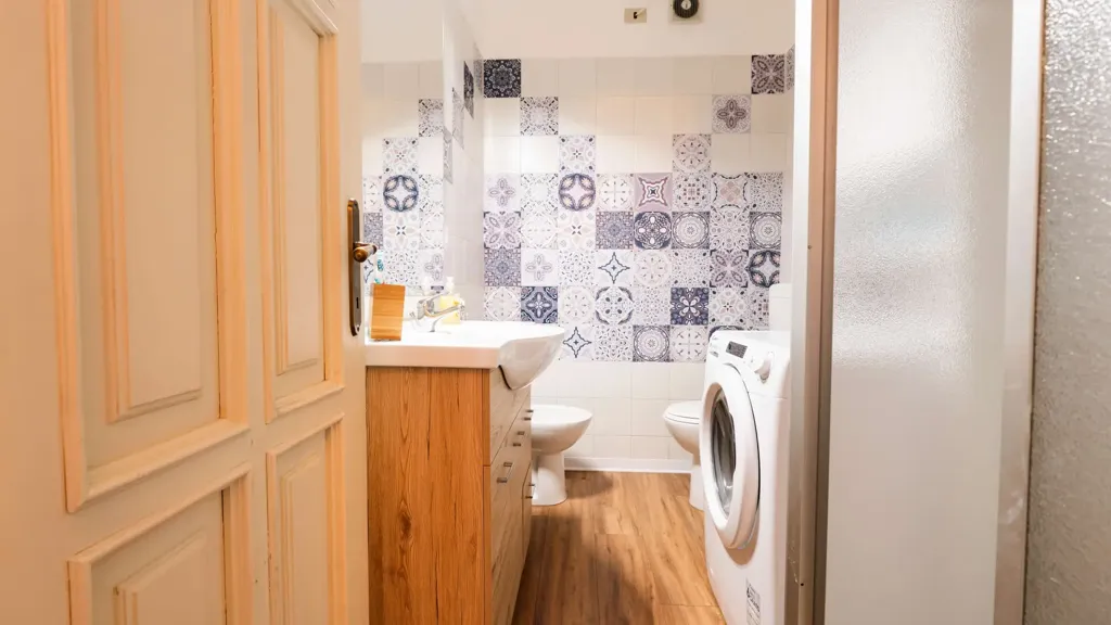 Salles de bain - Rustic-Style Apartment with Terrace in Bagnolo Piemonte