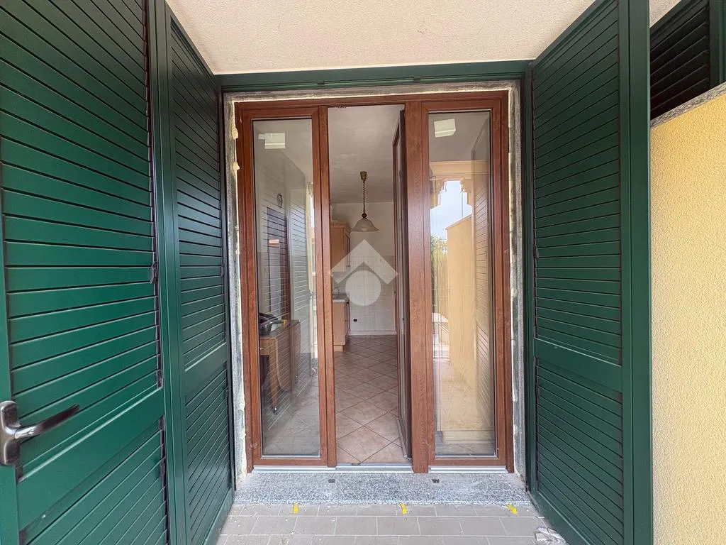 Entrée - 3-Room Apartment with Loggia in Landriano