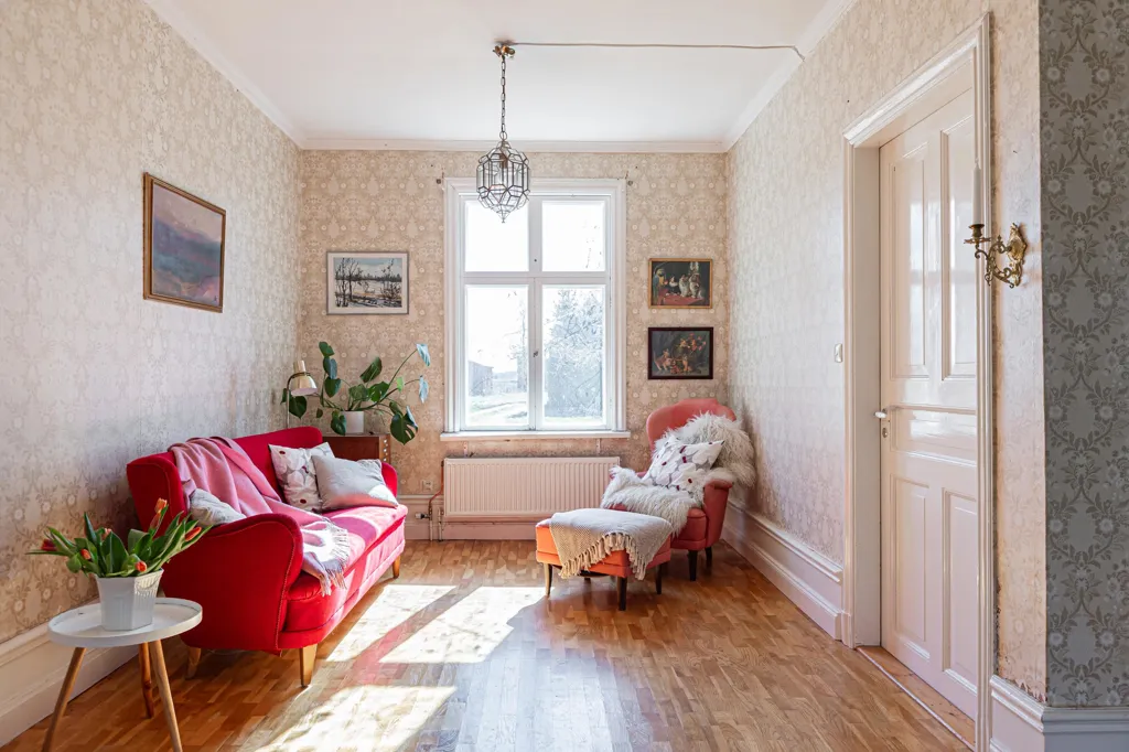 Séjour - Charming Farmhouse with Workshop in Salbohed