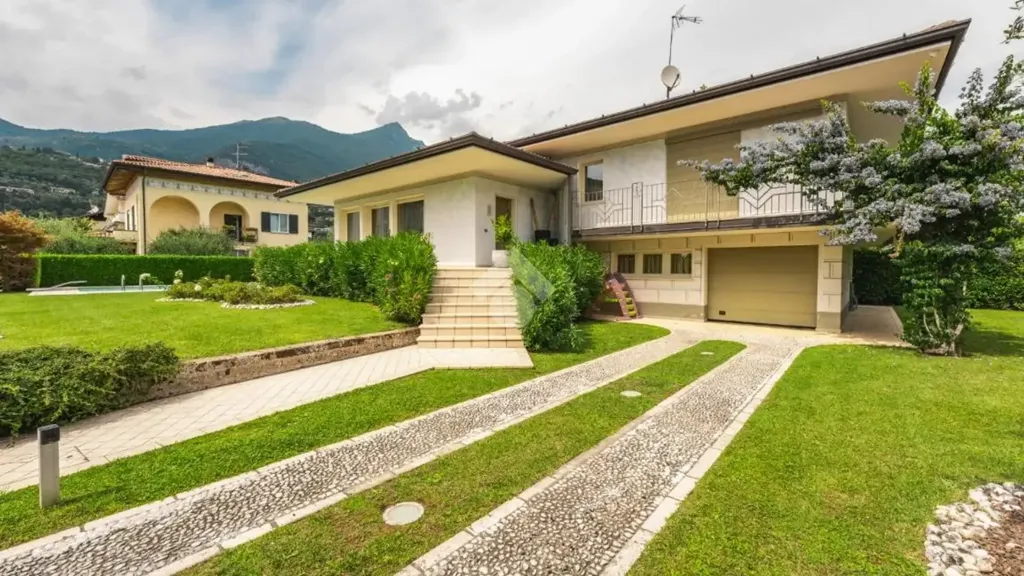 Välivaade - Villa with Pool near Lake Garda