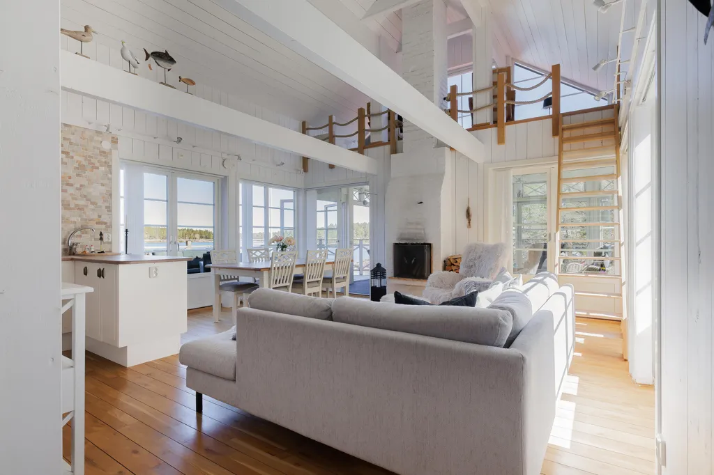 Séjour - Modern House with Seafront in Tjust Archipelago