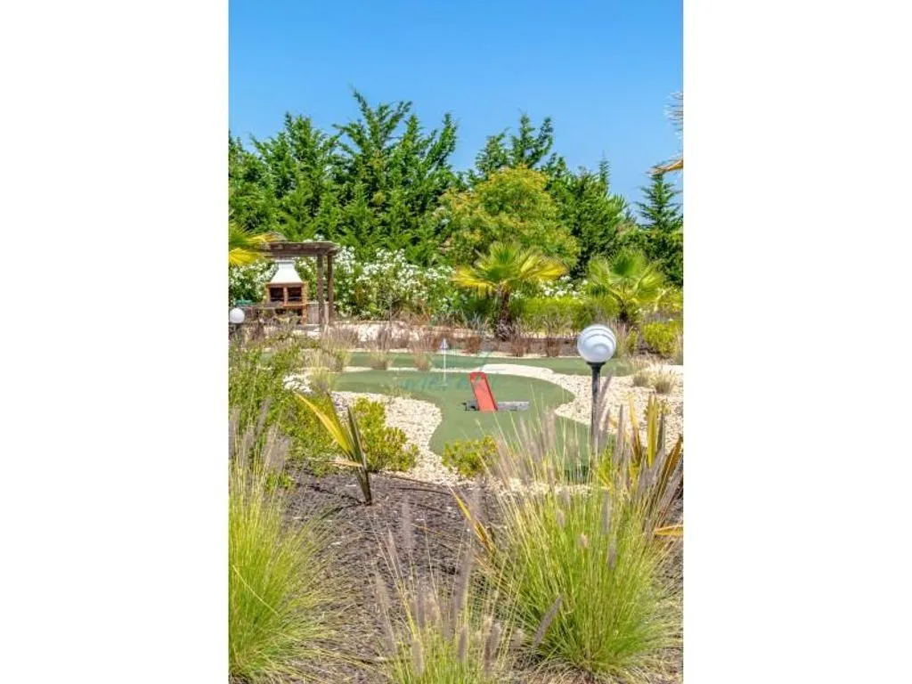 Jardin - Luxury Hotel with Resort Amenities in Espiche