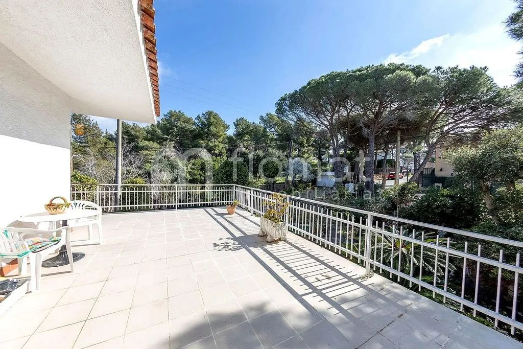 Terrasse - Luxury Villa with Sea View in Lloret de Mar