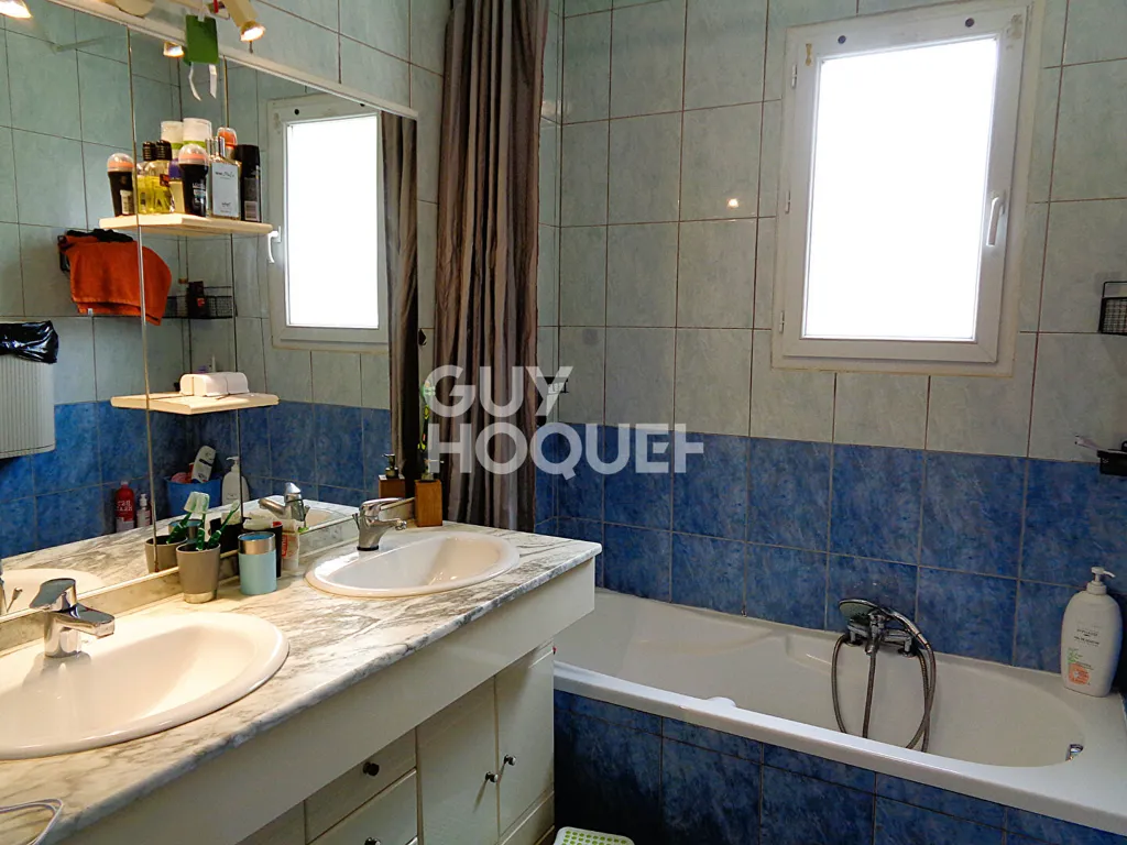 Bathrooms - Ground Floor House with Solar Panels in Marmande