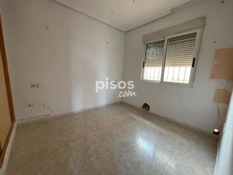 Rooms - 3-bedroom house in ES