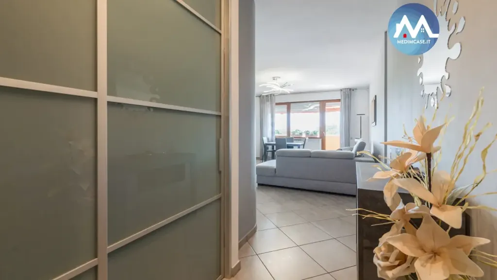 Hallway - Trilocale with Balcony in Pesaro