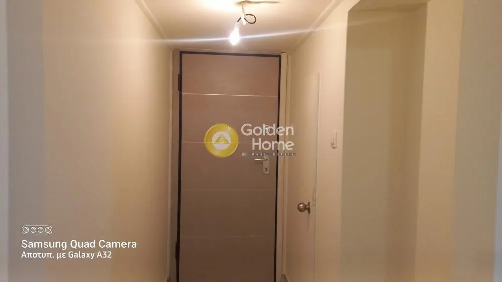 Entrée - Office Space with Balcony in Patissia-Acharnes