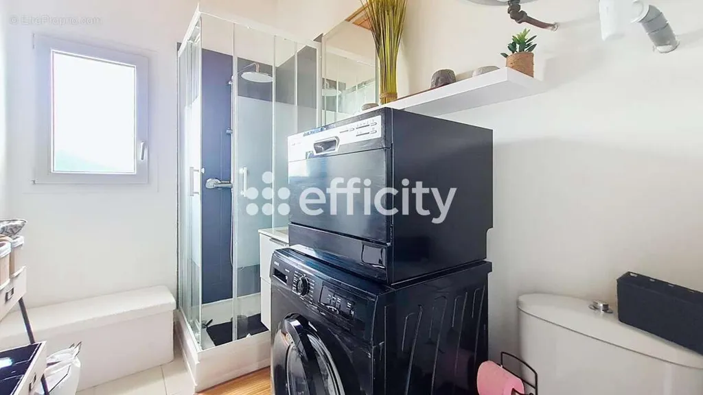 Vannitoad - 2-Bedroom Apartment with Parking in Vallet Centre