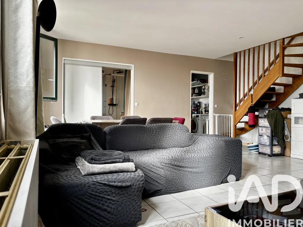 Séjour - Duplex avec Terrasse au Dernier Étage à Cergy