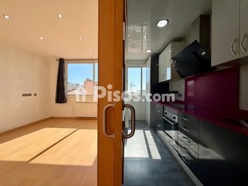 Cuisine - Reformed Flat with Balcony in Sabadell