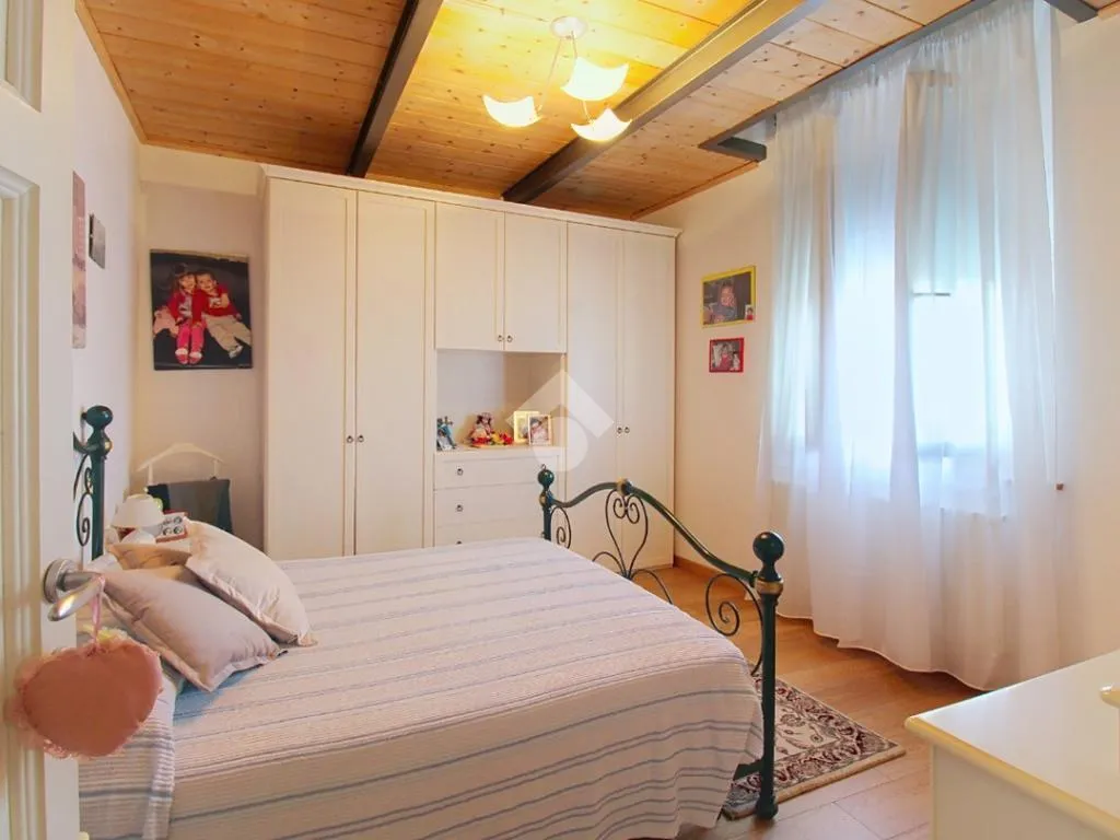 Magamistoad - Semi-detached House with Garden in Pontasserchio