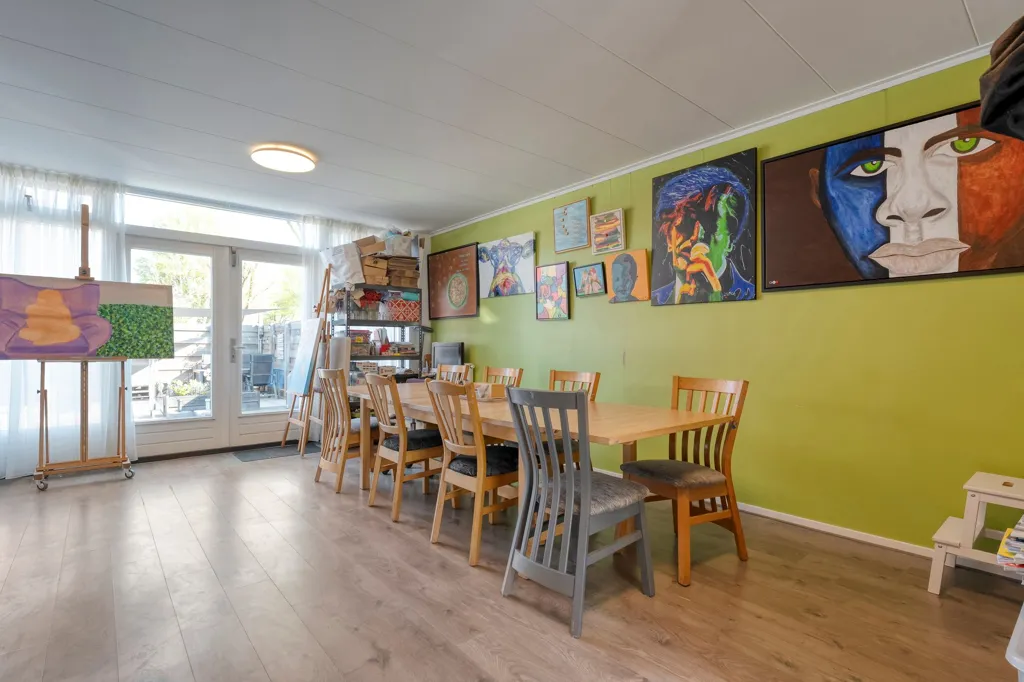Söögituba - Spacious Corner House with Garden in Hoogeveen
