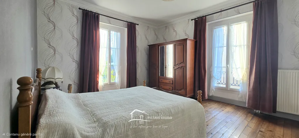 Chambres - Maison de Caractère 19ème Siècle au Centre de Lusignan