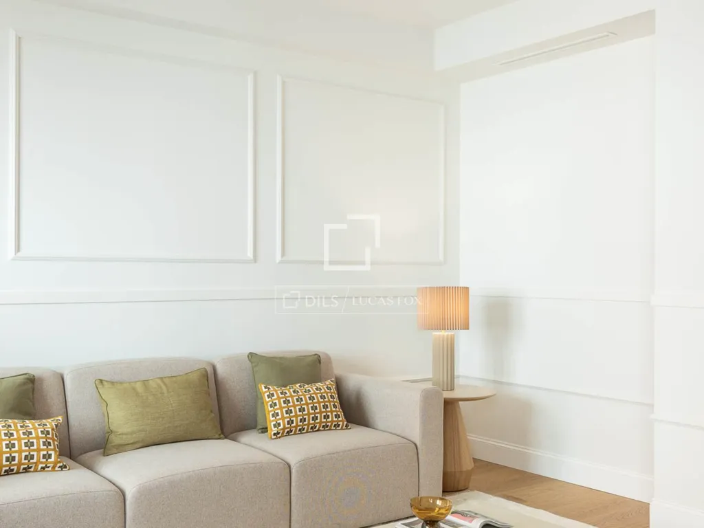 Living Room - Luxury Flat with High Ceilings in Salamanca
