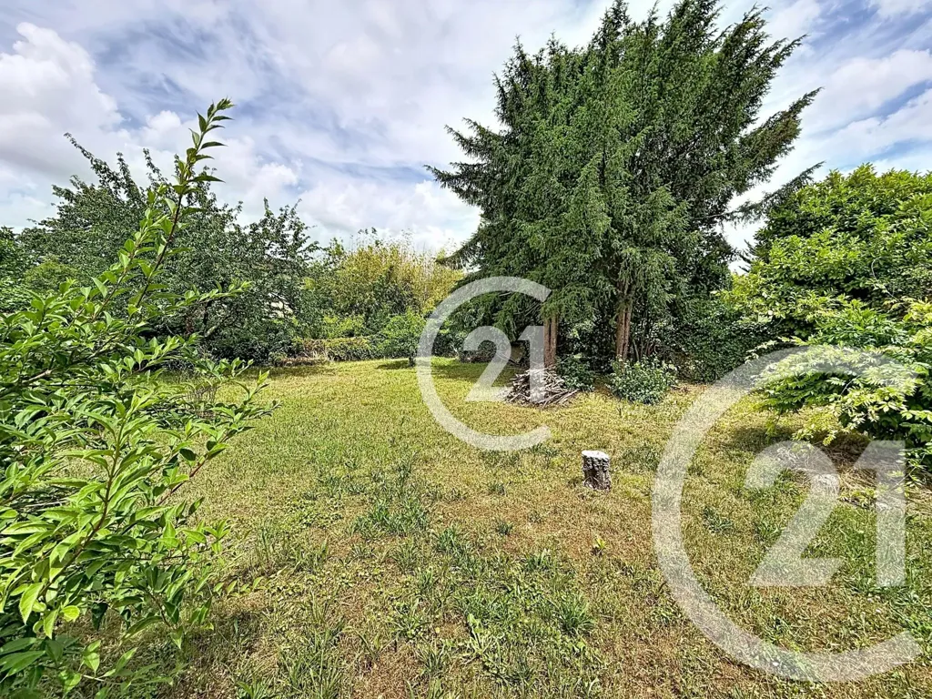 Aed - 6-Bedroom House with Garden in Jarnac