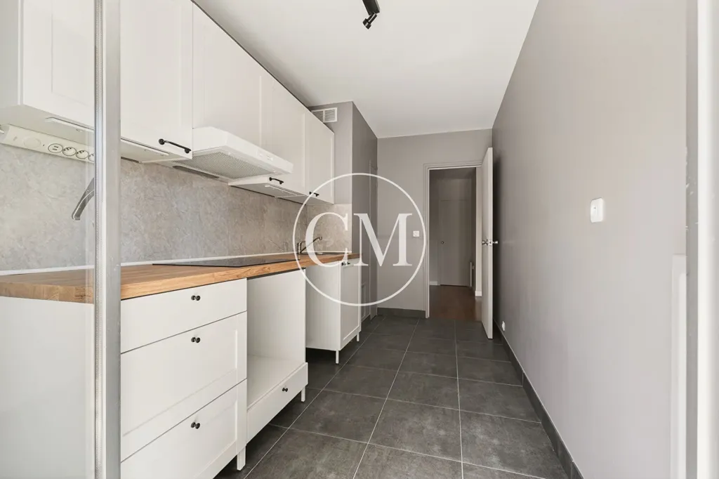 Cuisine - Appartement Rénové avec Balcon à Buc