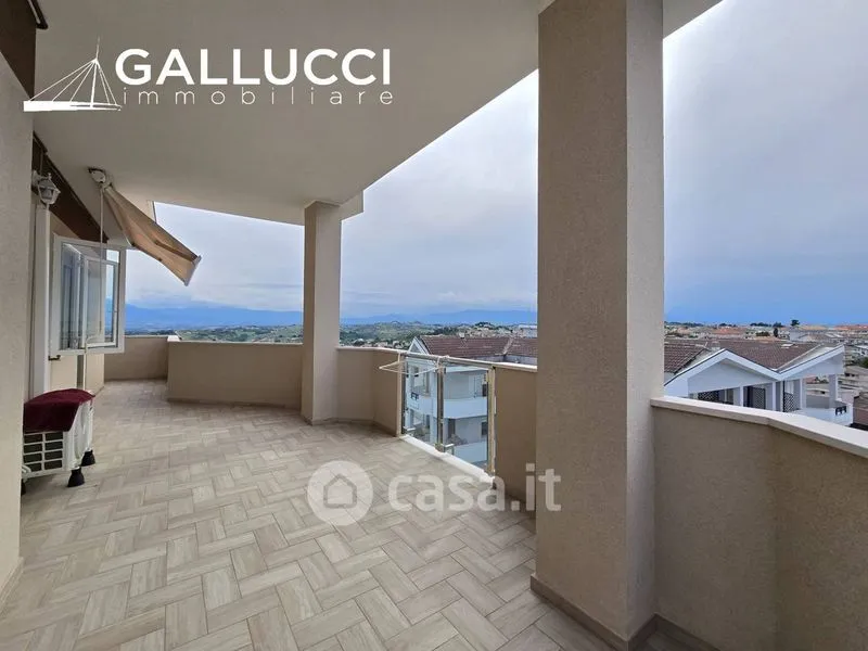 Rõdu - Spacious Attic with Sea View in Pescara