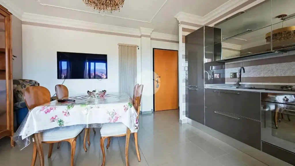 Söögituba - Modern Apartment with Balcony in Manfredonia
