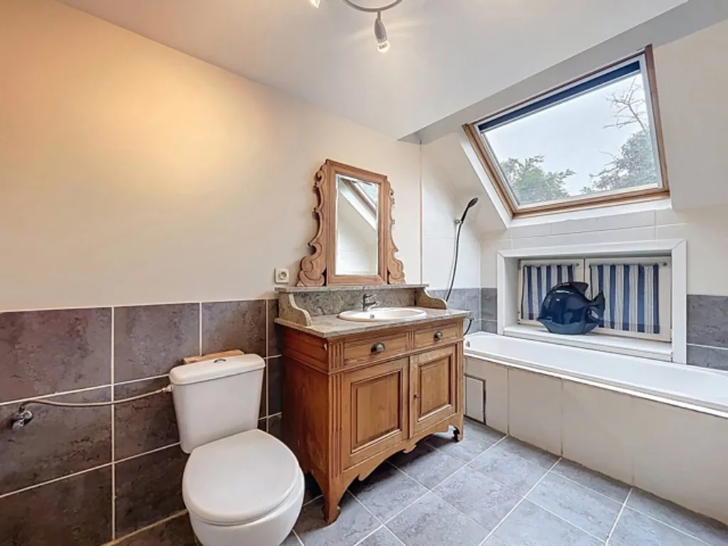 Salles de bain - Duplex Rénové avec Balcon à Flawinne, Namur