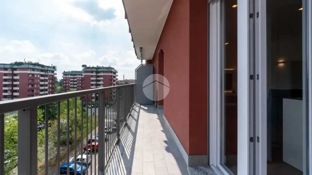 Balcon - Fully Furnished Triplex with Balcony in Pero