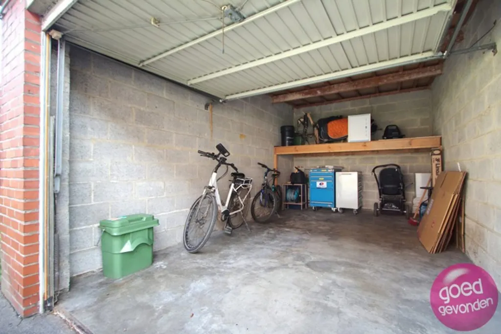 Garage - Appartement avec terrasses et garage à Tongeren-Borgloon