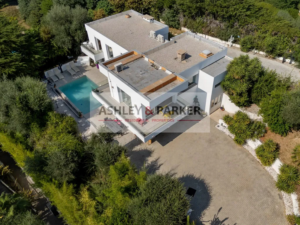 Vista aérea - Contemporary Villa with Sea View in Le Cannet