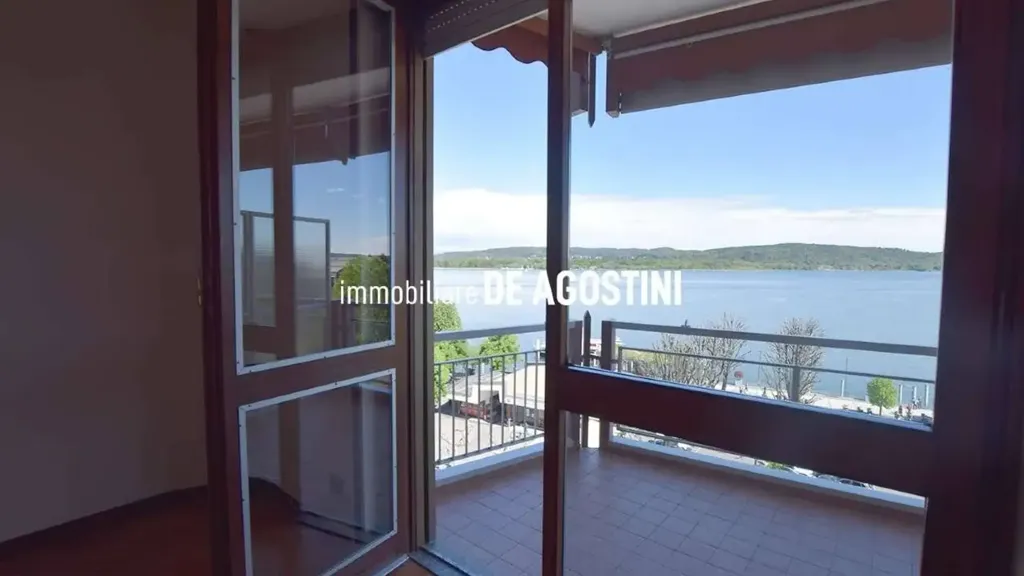 Balcon - Lake View Apartment with Terrace in Arona