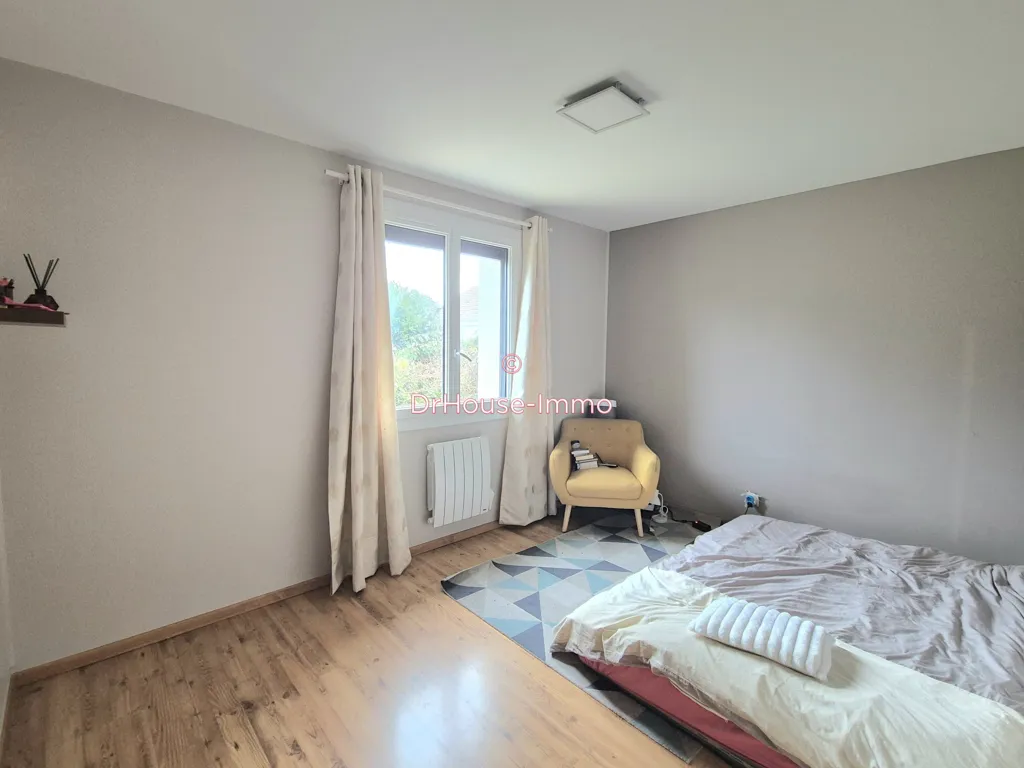 Bedrooms - Spacious House with Garden in Saint-Rémy