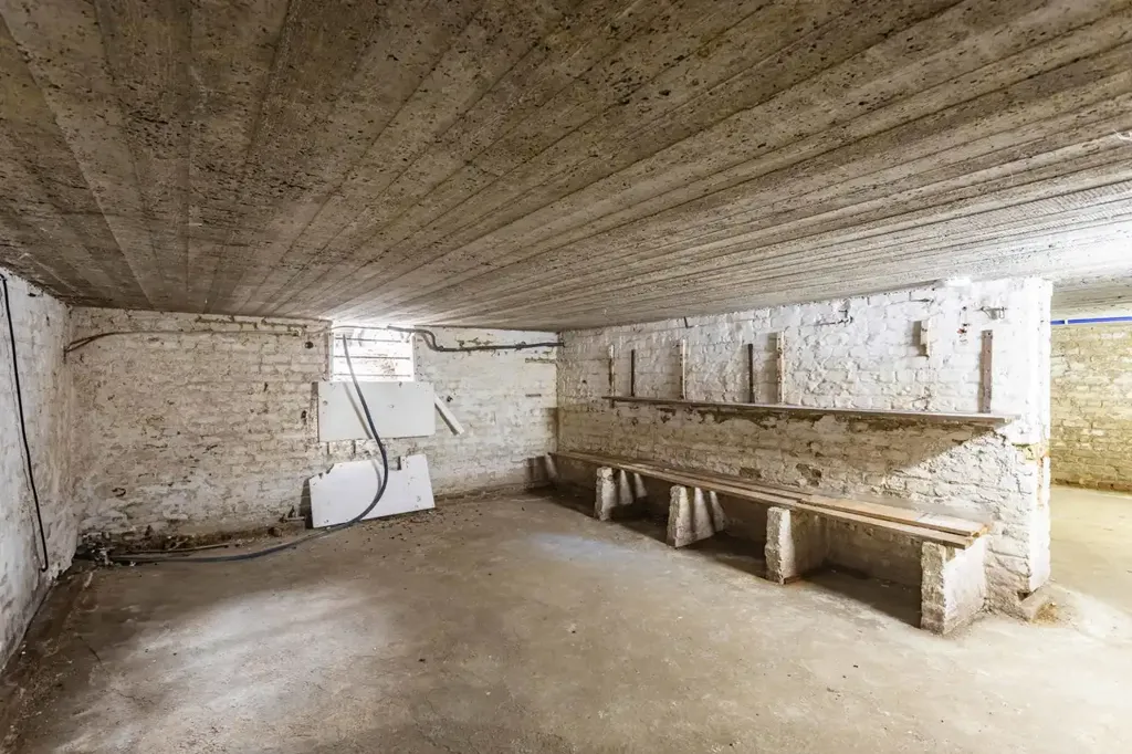Rooms - House to Renovate with Garden in Meldert