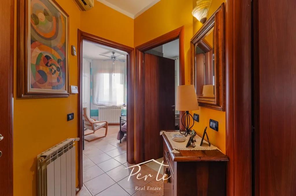Entrée - Duplex with Garden and Pool in Borgo Mantovano