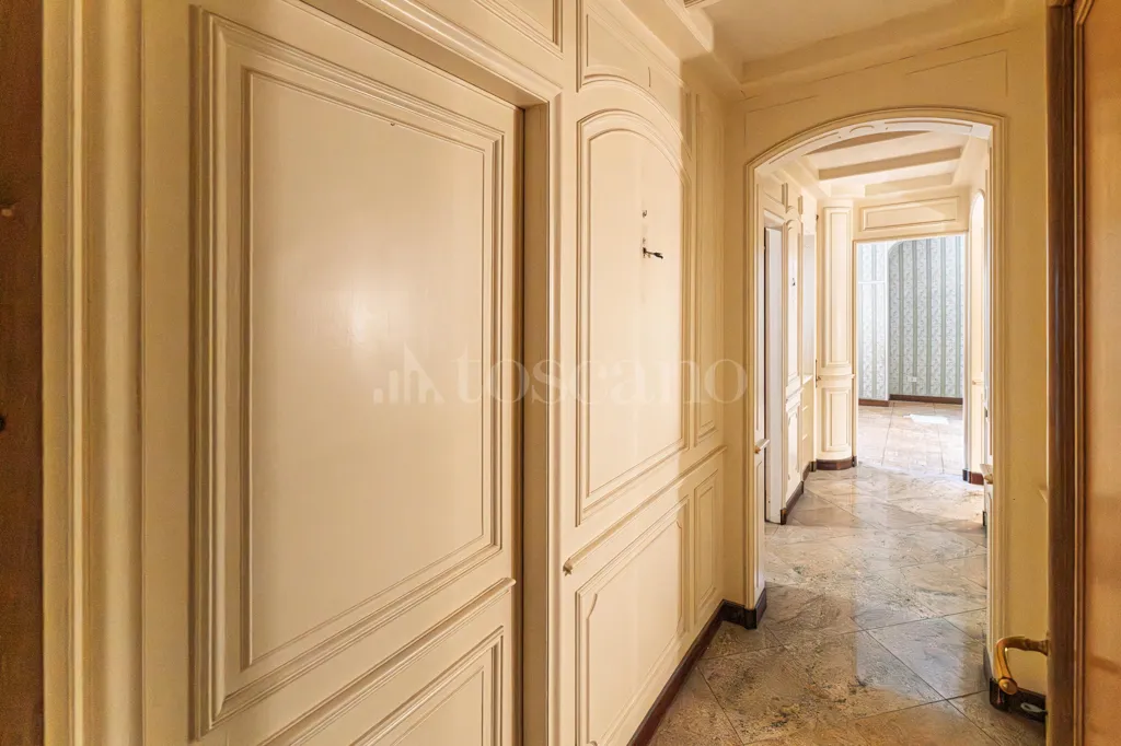 Esik - Spacious Apartment with Balcony in Monteverde, Rome