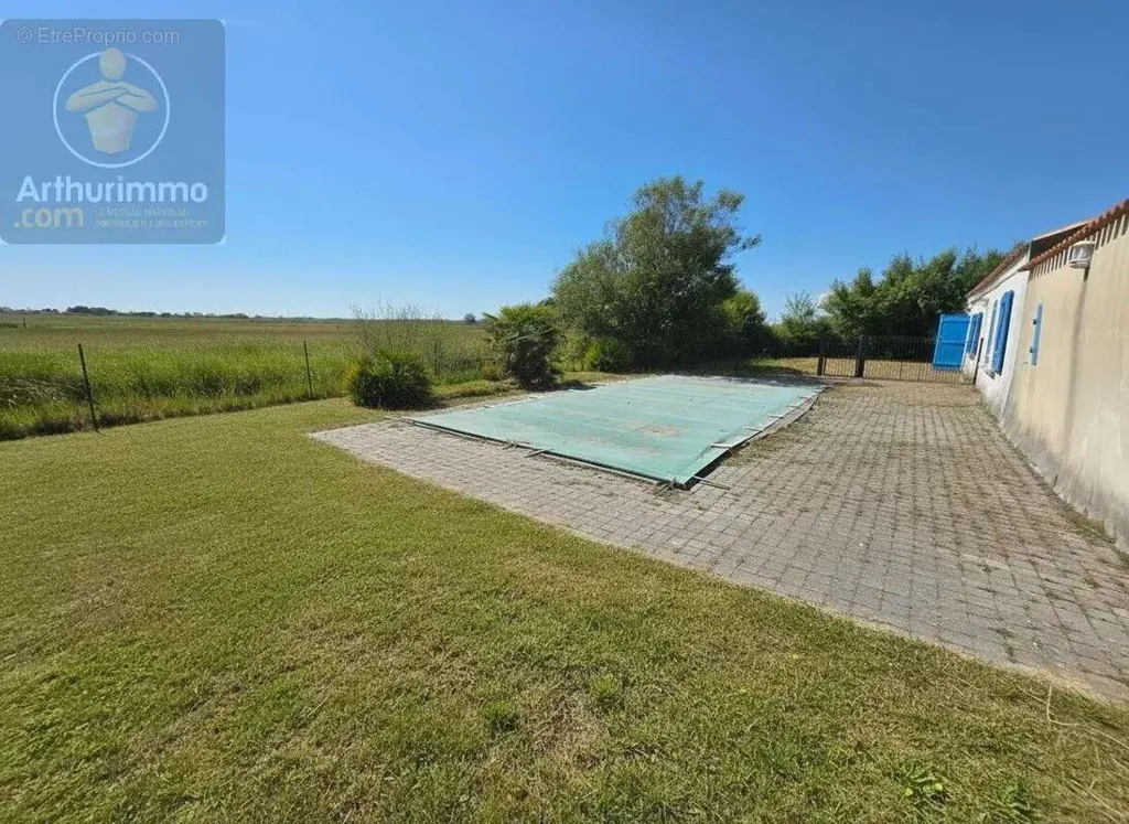 Aed - Stone Longère with Pool in Bois-de-Céné