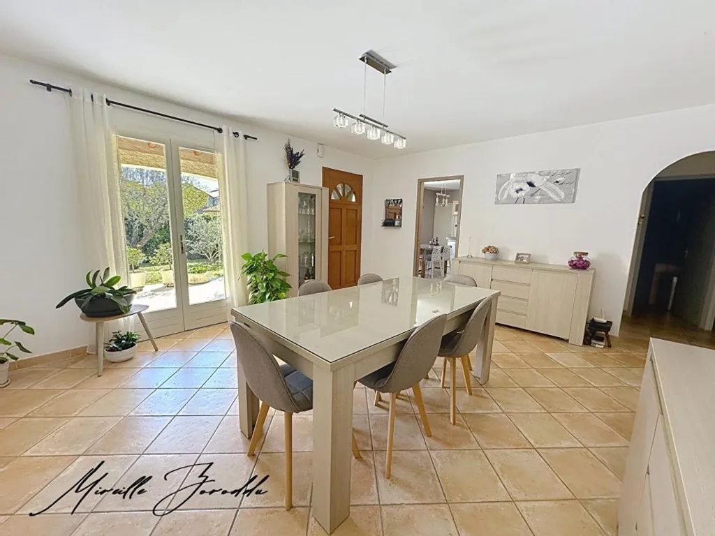 Söögituba - Villa with Pool in Jonquières-Saint-Vincent