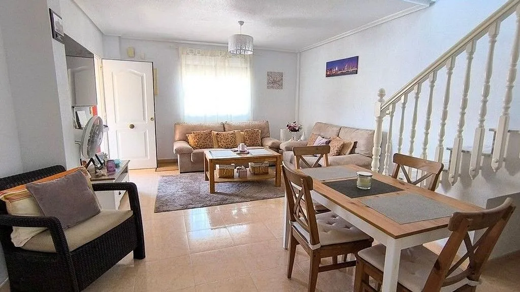 Söögituba - Semi-Detached House with Terrace in Ciudad Quesada