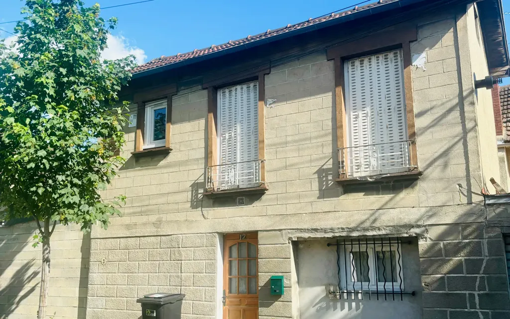 Esterno - House with Two Independent Studios in Stains