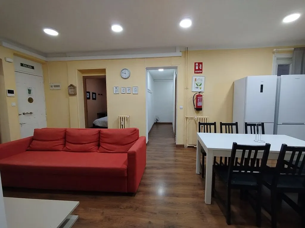 Elutuba - 7-Bedroom Flat with Terrace in Madrid Centre