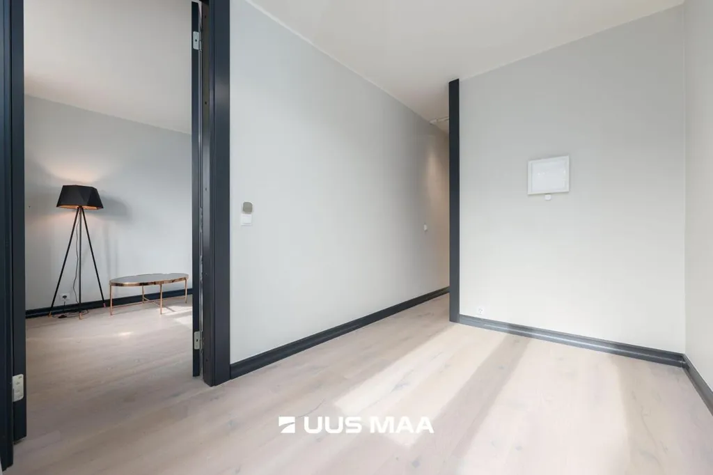 hallway_entrance